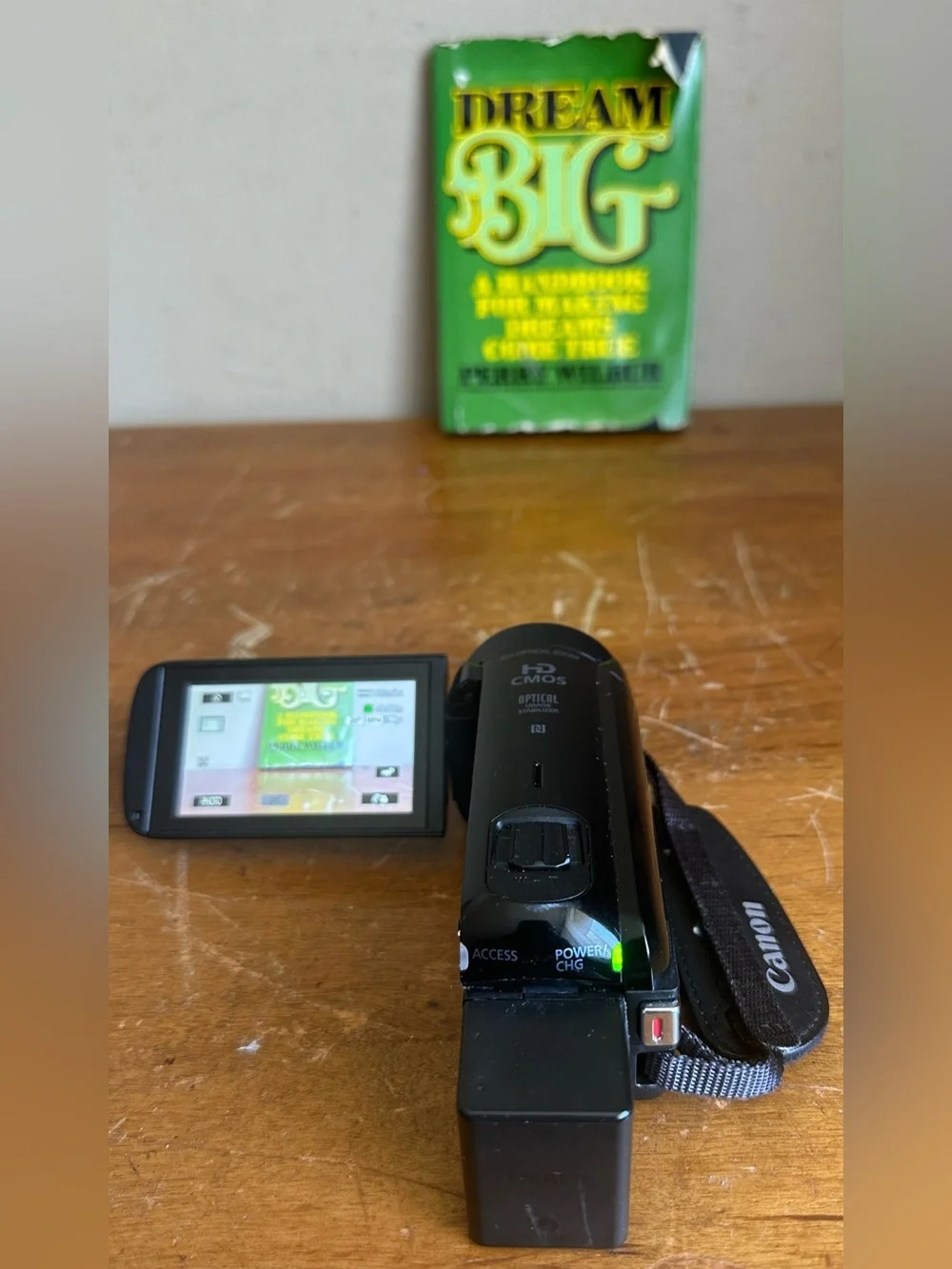 Canon Vixia HF R62 Full HD 3.2MP CMOS 32x Optical Zoom Video Handycam Camcorder